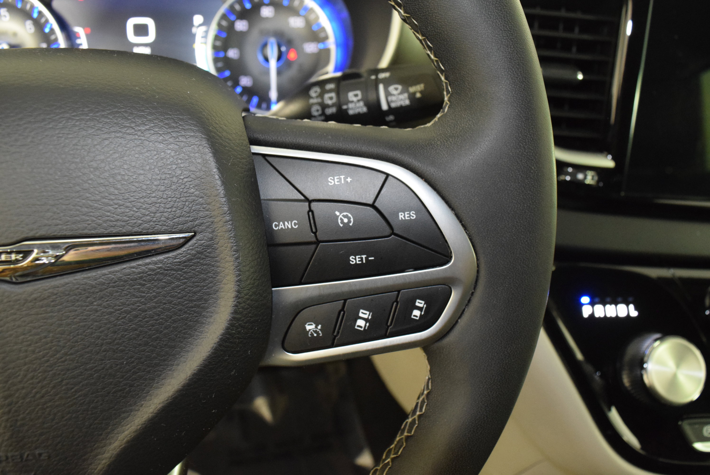 Used 2024 Chrysler Pacifica Touring-L image 16