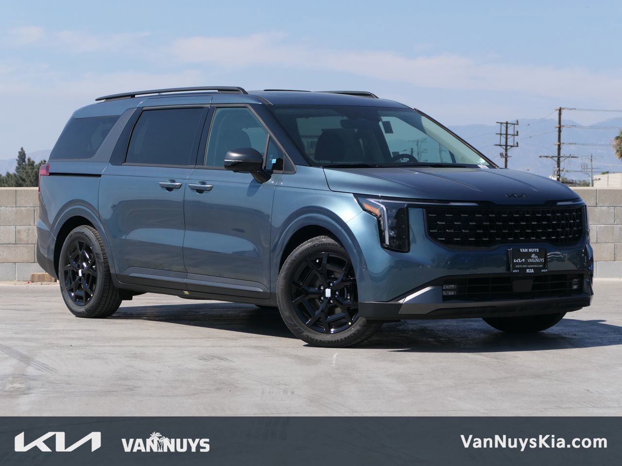 New 2026 Kia Carnival SX w/ SX Dark Edition Package