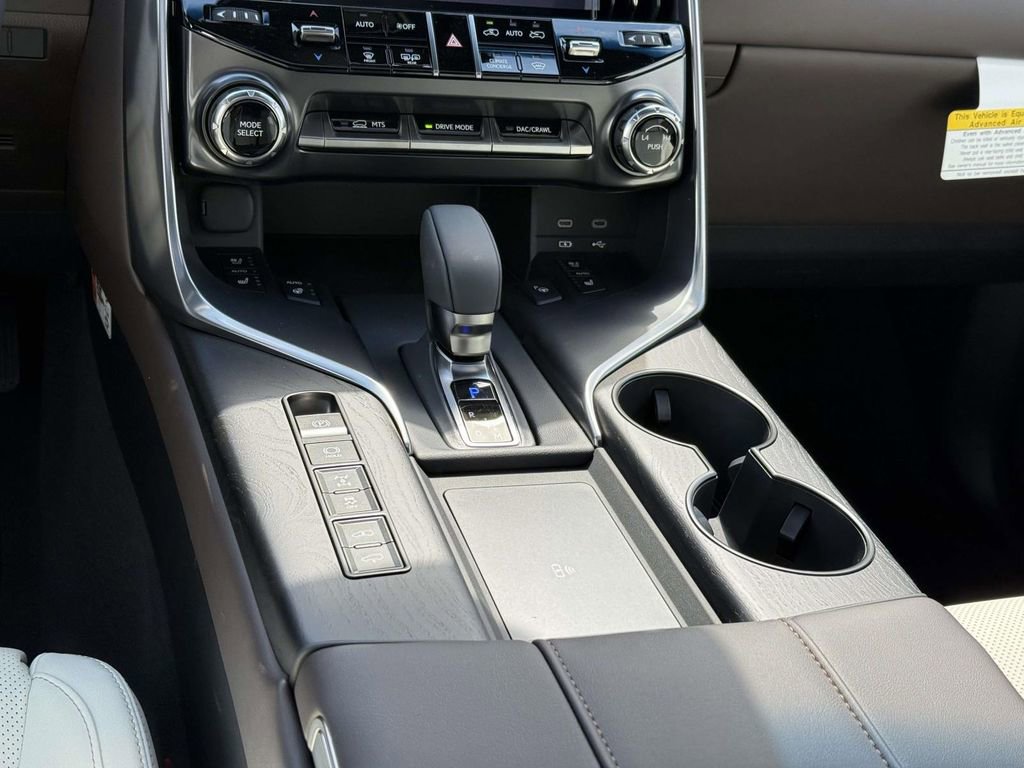 New 2026 Lexus LX 700h Luxury image 15