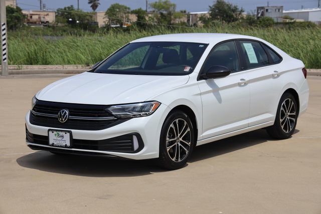 Used 2023 Volkswagen Jetta Sport FWD image 3