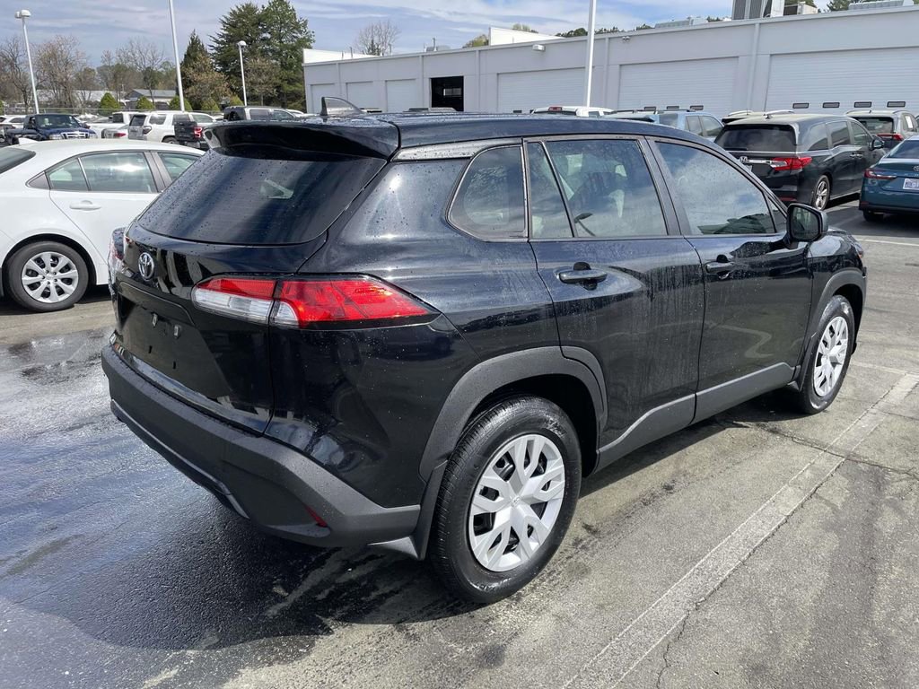 Used 2023 Toyota Corolla Cross L image 9