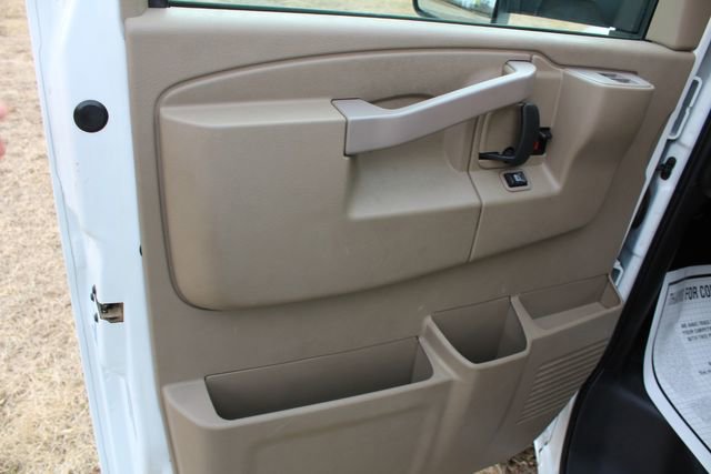 Used 2016 Chevrolet Express 3500 image 27