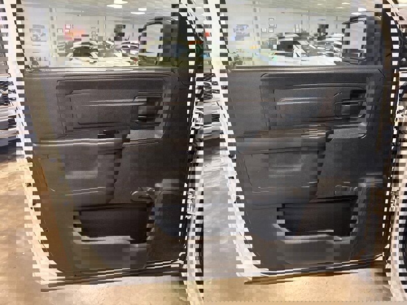 Used 2016 RAM 1500 Tradesman w/ Chrome Appearance Group image 14