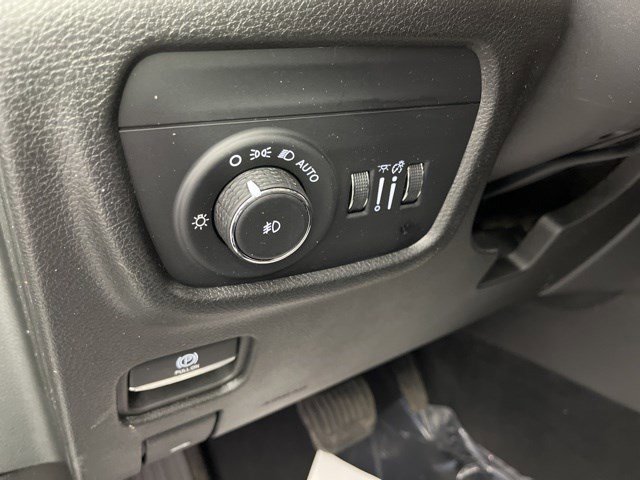 Used 2023 Jeep Grand Cherokee L Limited AWD/4WD image 28