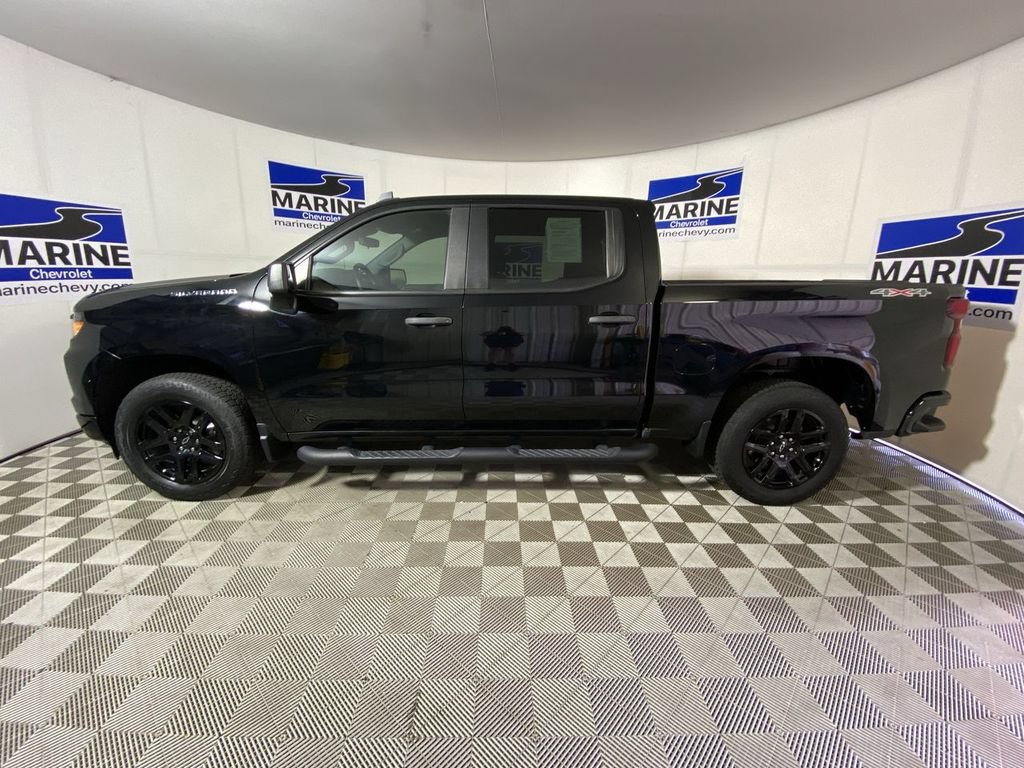 Used 2023 Chevrolet Silverado 1500 Custom AWD/4WD image 10