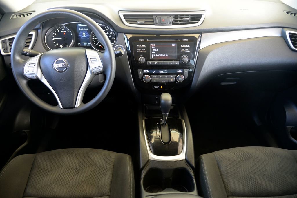 Used 2016 Nissan Rogue SV image 17