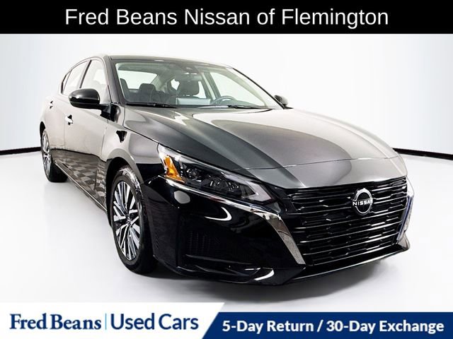 Used 2023 Nissan Altima 2.5 SV w/ SV Premium Package