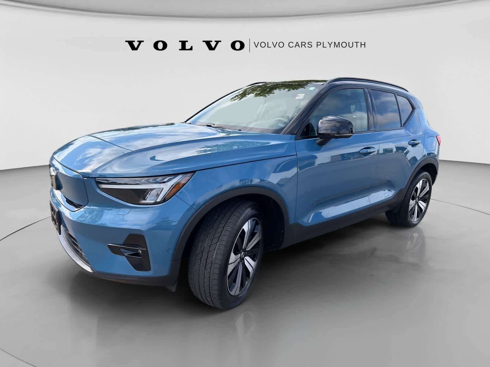 Used 2023 Volvo XC40 Recharge Plus w/ Protection Package Premier AWD/4WD image 5