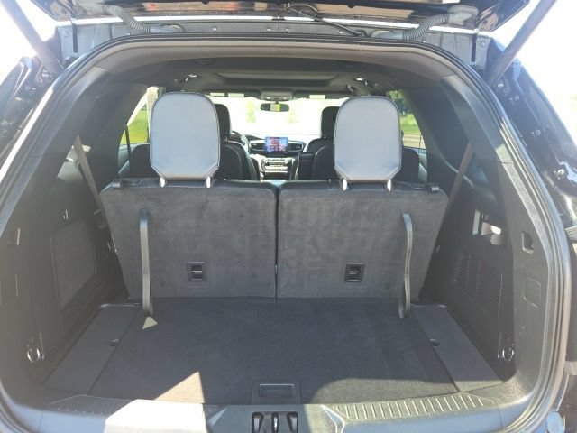 Used 2022 Ford Explorer ST-Line w/ Class IV Trailer Tow Package AWD/4WD image 11