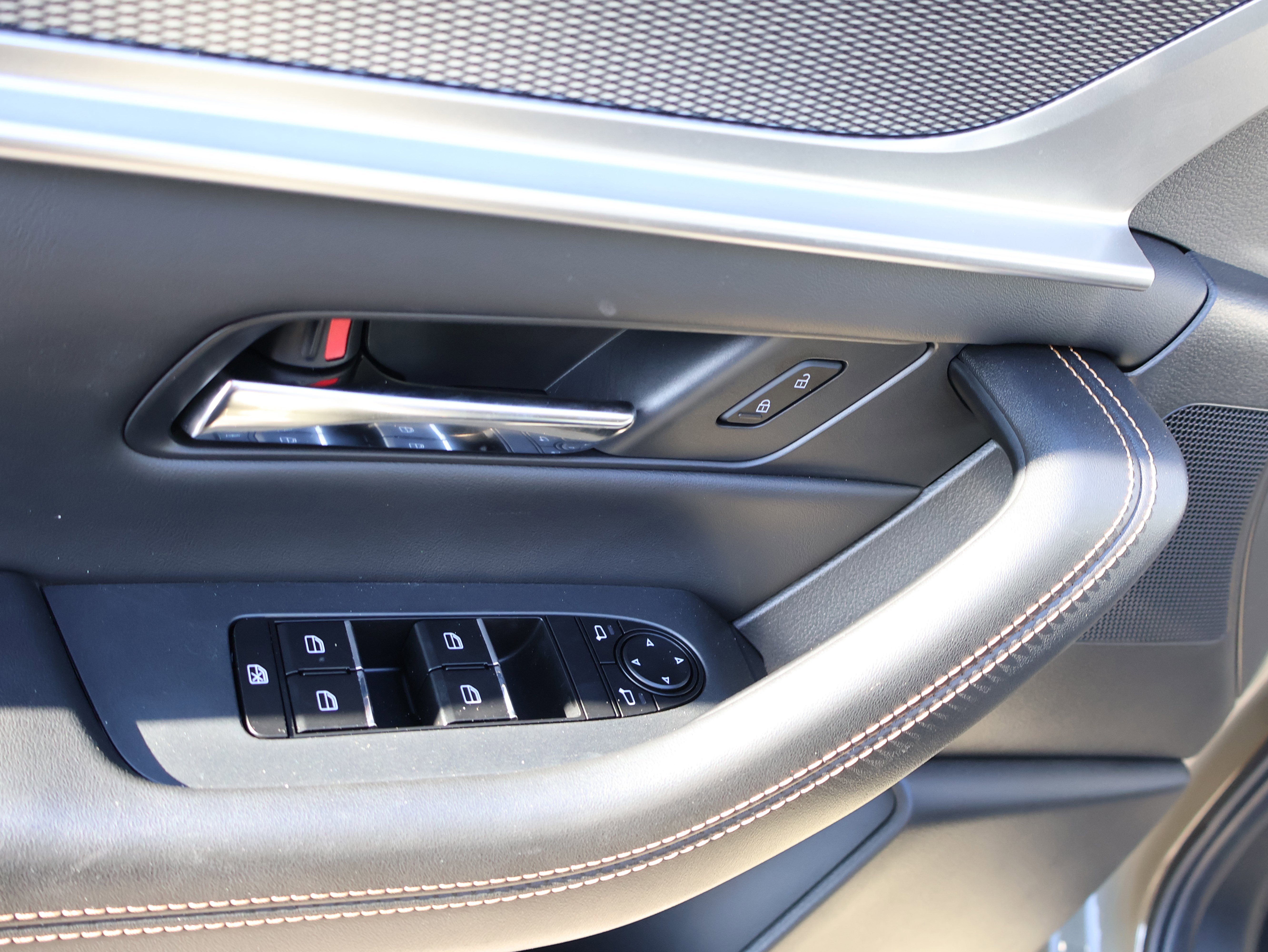 Certified 2025 MAZDA CX-70 Plug-In Hybrid w/ Premium Pkg image 24