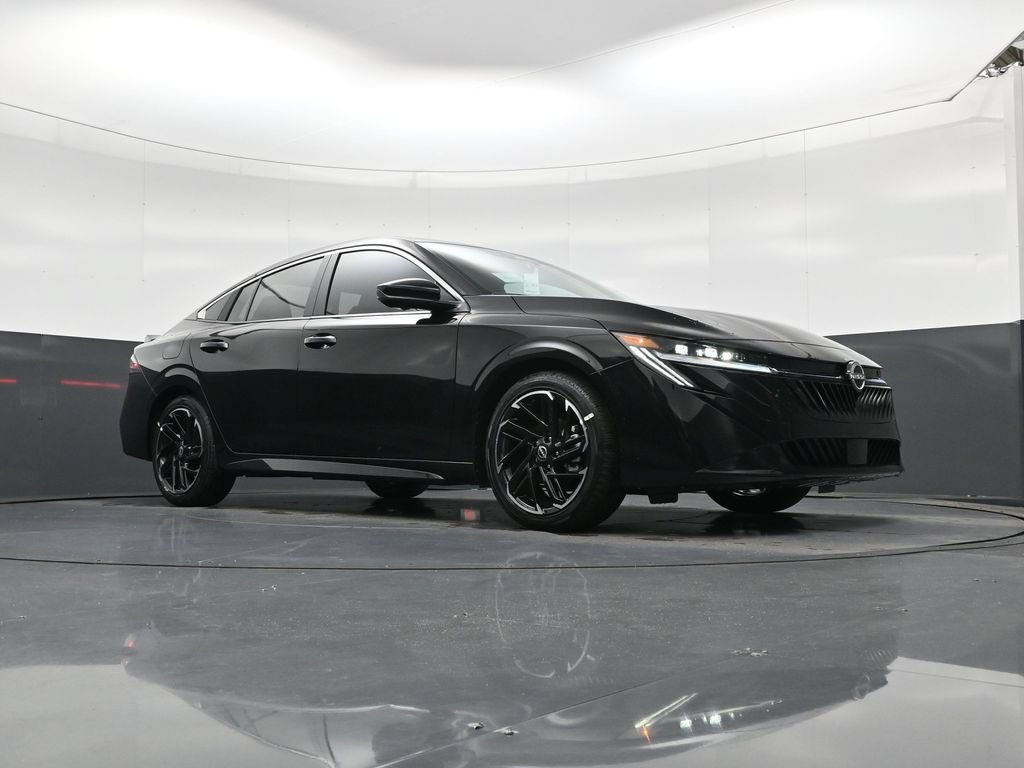 New 2026 Nissan Sentra SR w/ SR Premium Package FWD image 18