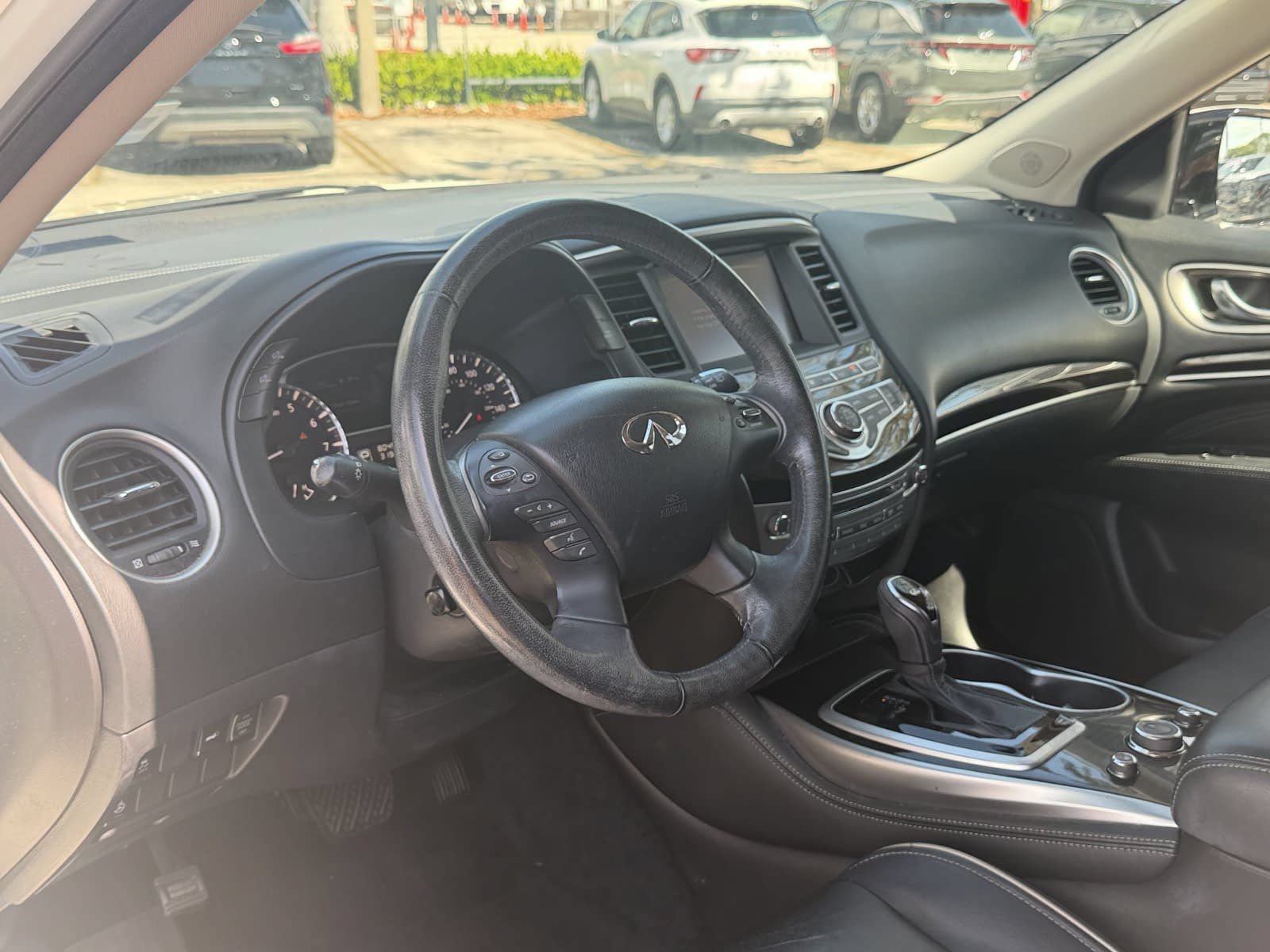Used 2017 INFINITI QX60 Luxe w/ Premium Plus Package AWD/4WD image 16