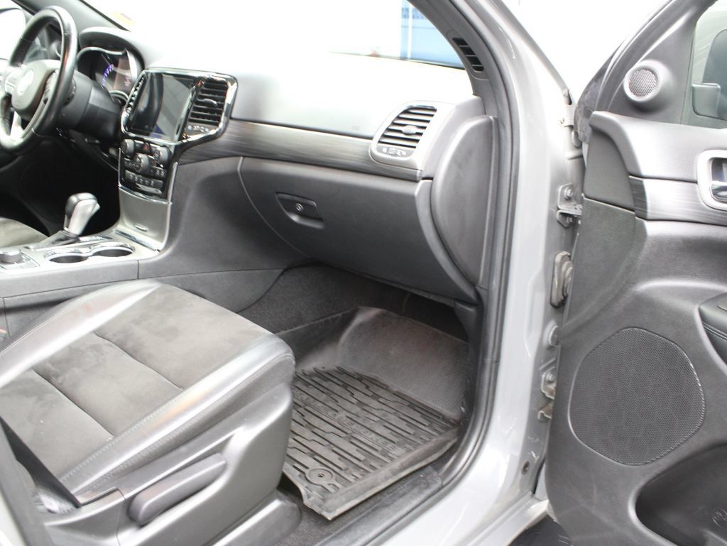 Used 2021 Jeep Grand Cherokee Altitude AWD/4WD image 33