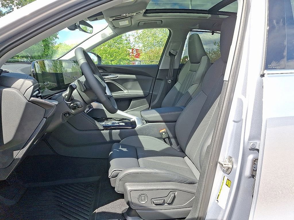 Used 2025 Audi Q5 Premium Plus w/ Premium Plus AWD/4WD image 6