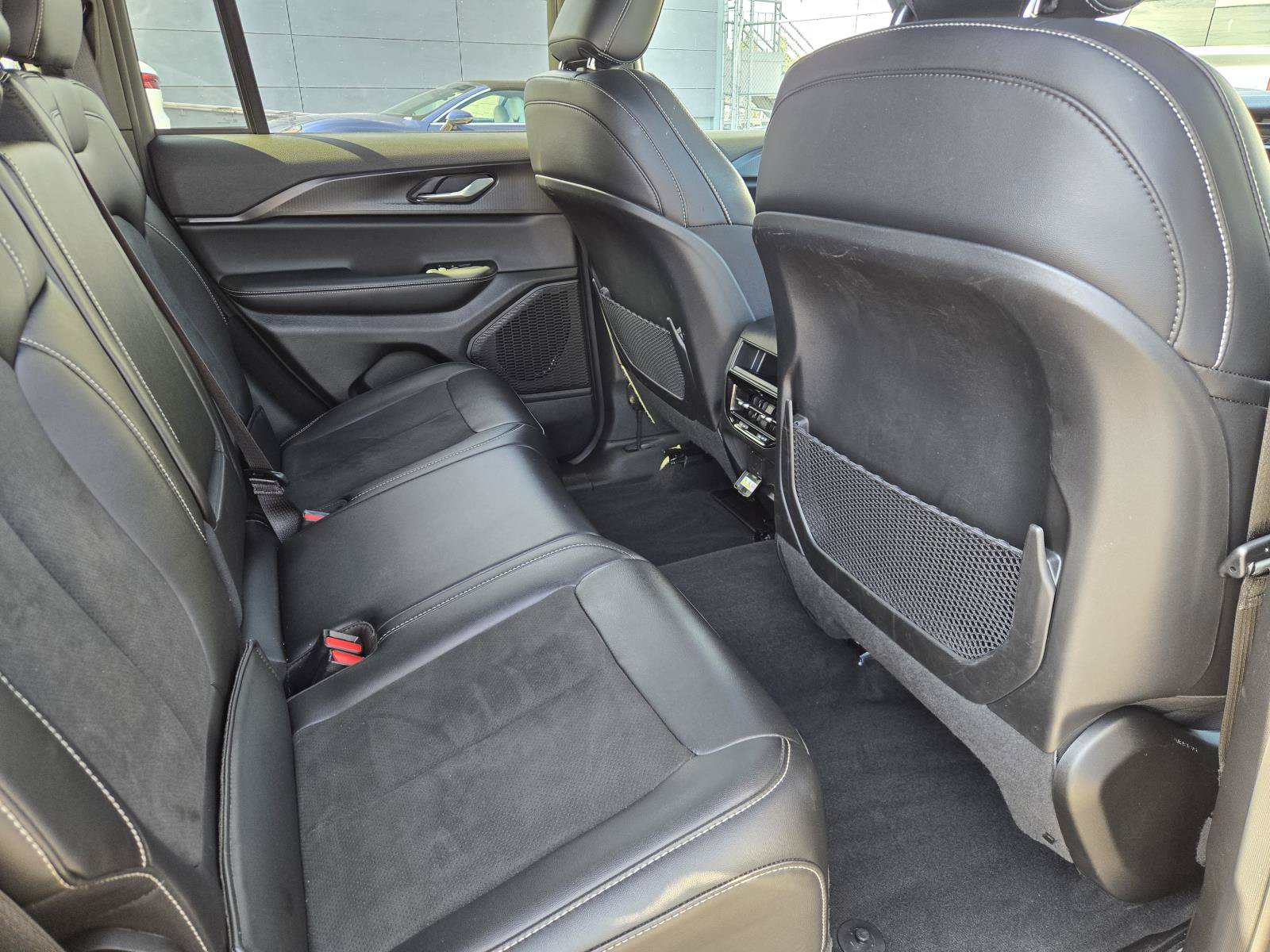 Certified 2025 Jeep Grand Cherokee Altitude RWD image 30