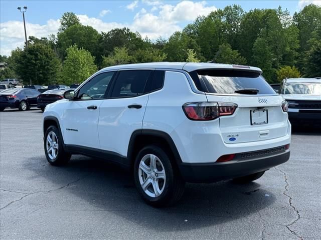 Used 2023 Jeep Compass Sport AWD/4WD image 6