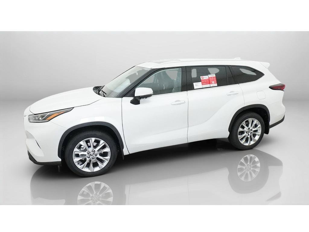 New 2026 Toyota Highlander Limited AWD/4WD image 2