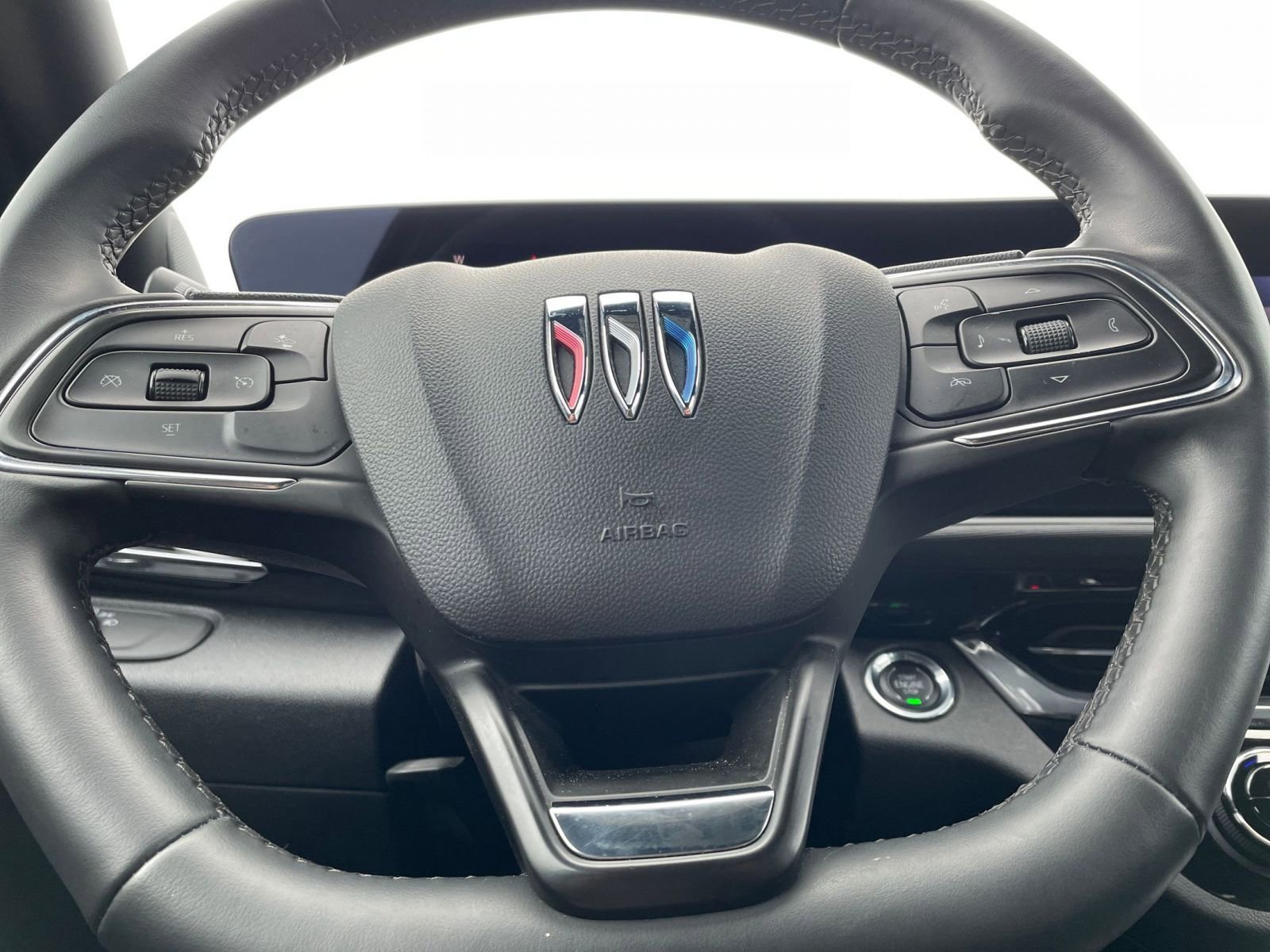 Used 2025 Buick Envista Sport Touring image 27