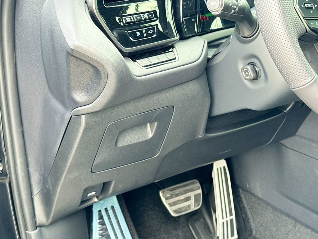 New 2026 Lexus TX 500h AWD image 17