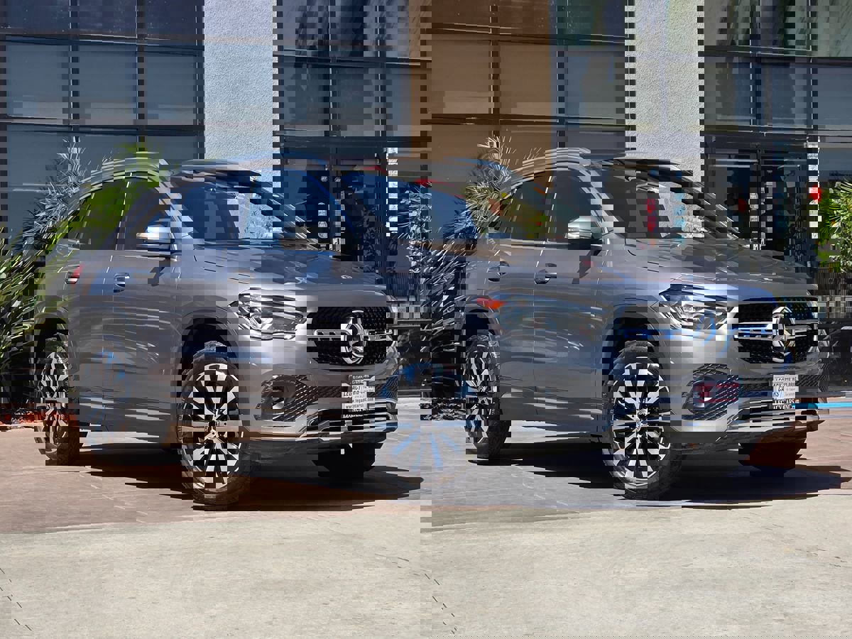 Used 2021 Mercedes-Benz GLA 250 w/ Premium Package image 3