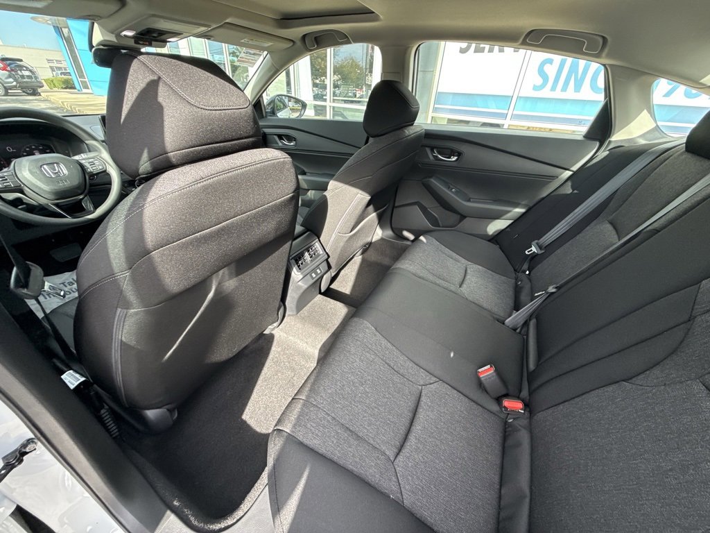 Used 2025 Honda Accord SE image 29