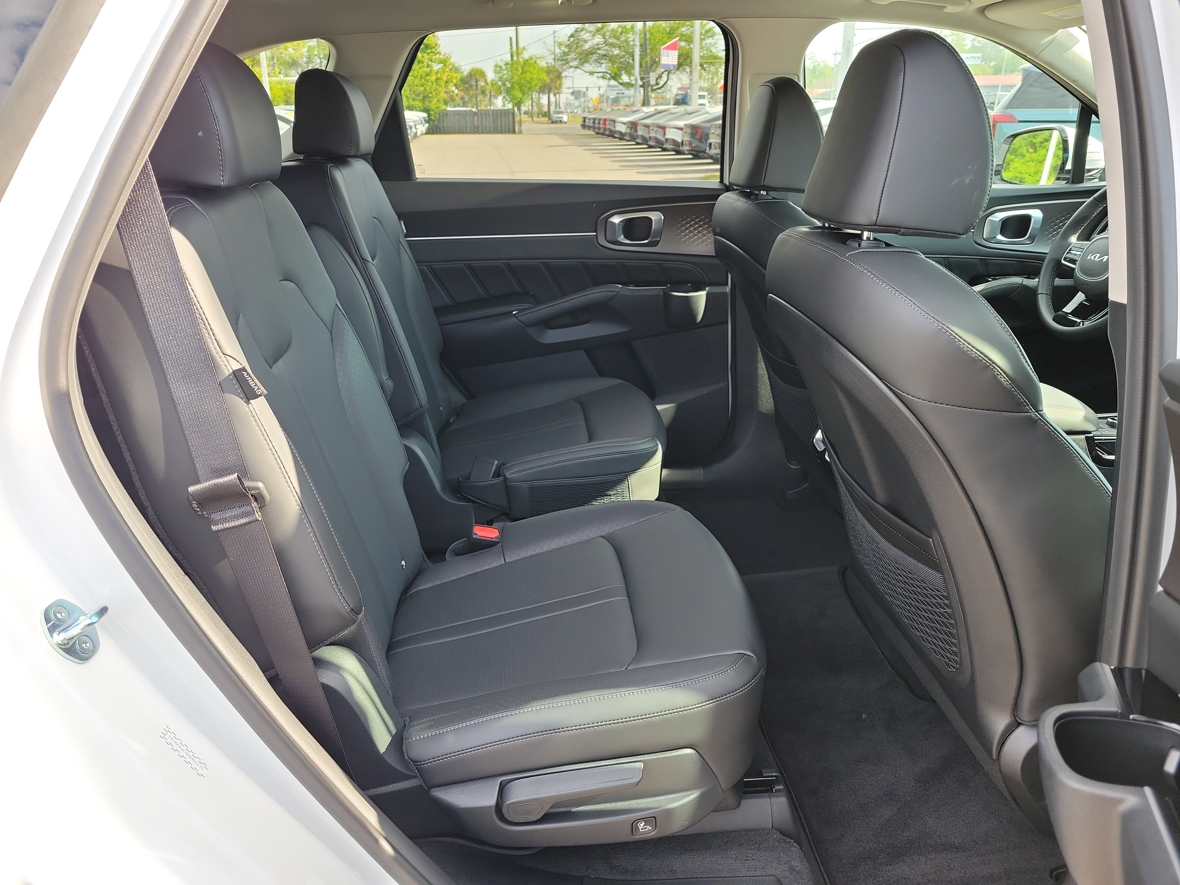 Used 2025 Kia Sorento SX image 12