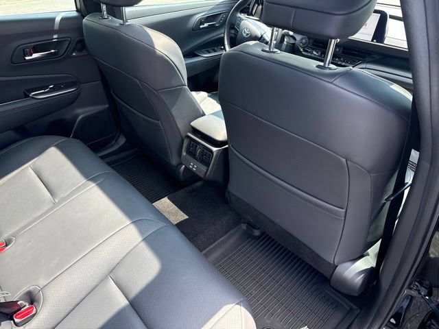 Used 2023 Toyota Crown AWD/4WD image 17