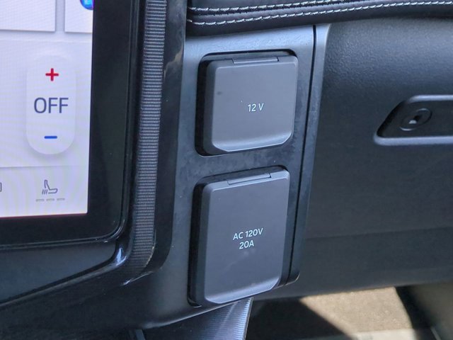 Used 2023 Ford F150 Lightning Platinum image 21