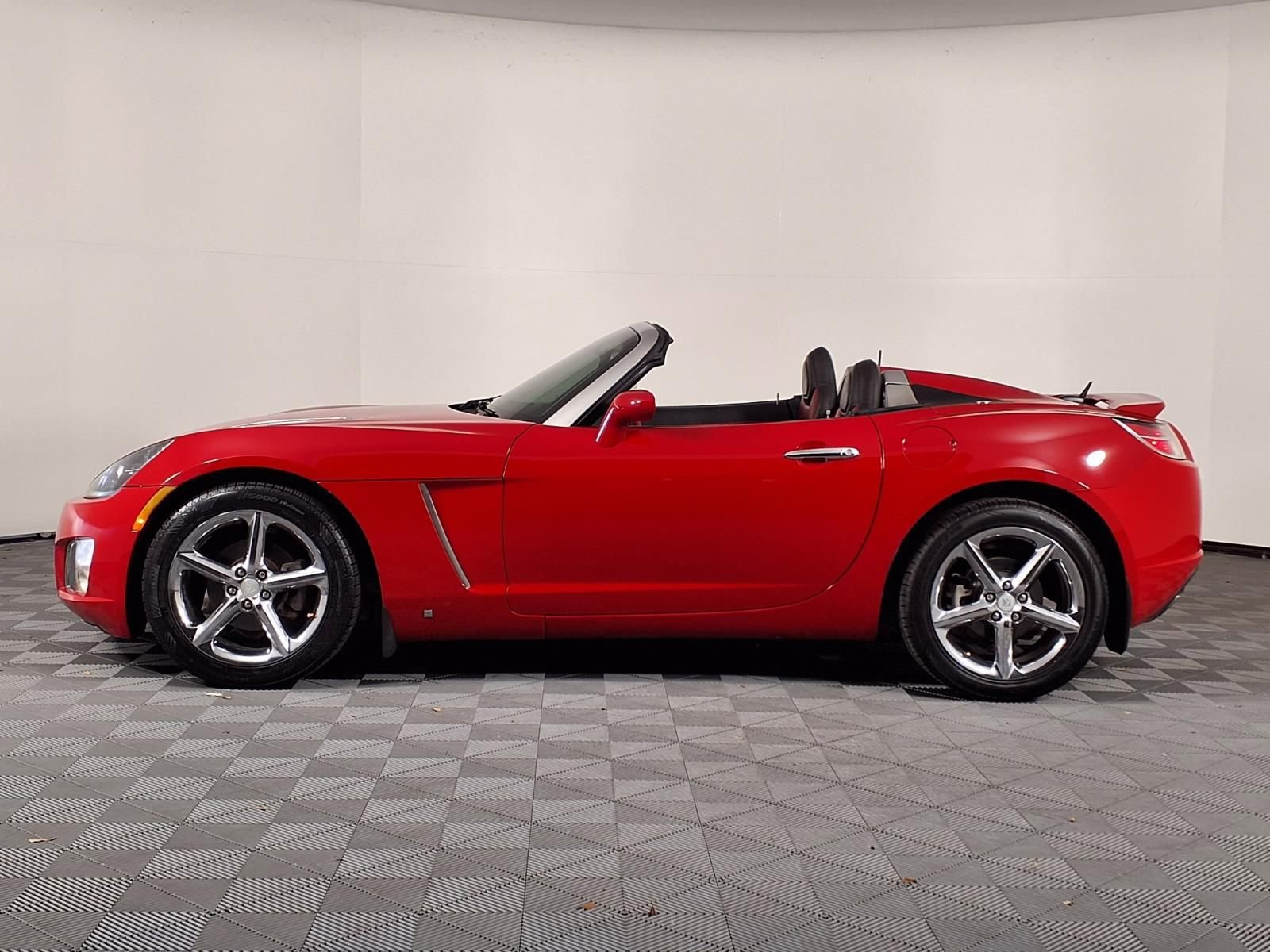 Used 2008 Saturn Sky Red Line RWD image 4