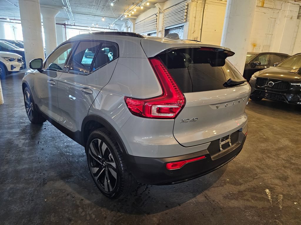 Certified 2024 Volvo XC40 B5 Plus w/ Protection Package Premier AWD/4WD image 2