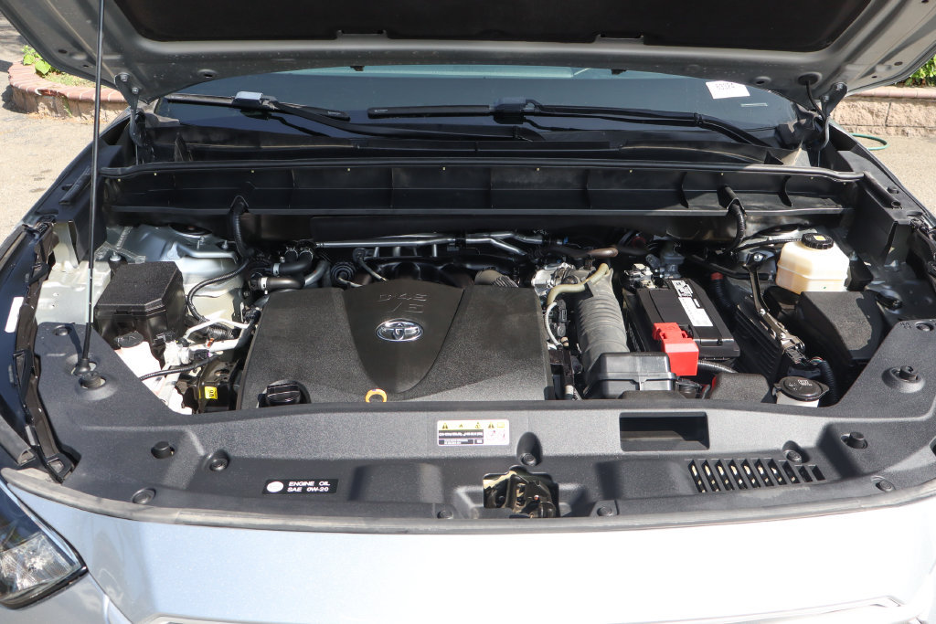 Used 2021 Toyota Highlander L FWD image 11