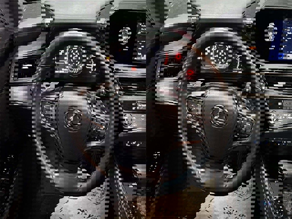 Used 2023 Lexus ES 350 w/ Premium Package image 13