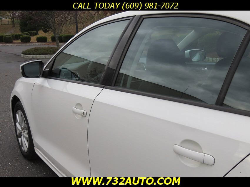 Used 2011 Volkswagen Jetta SE FWD image 30