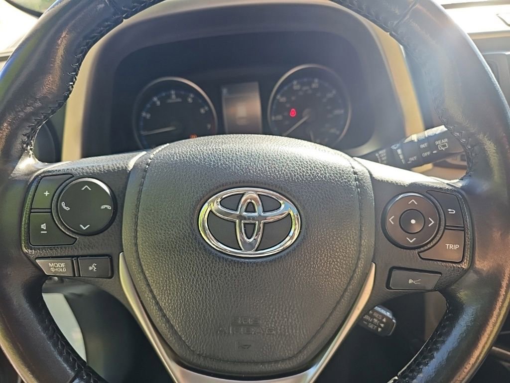 Used 2018 Toyota RAV4 XLE FWD image 18