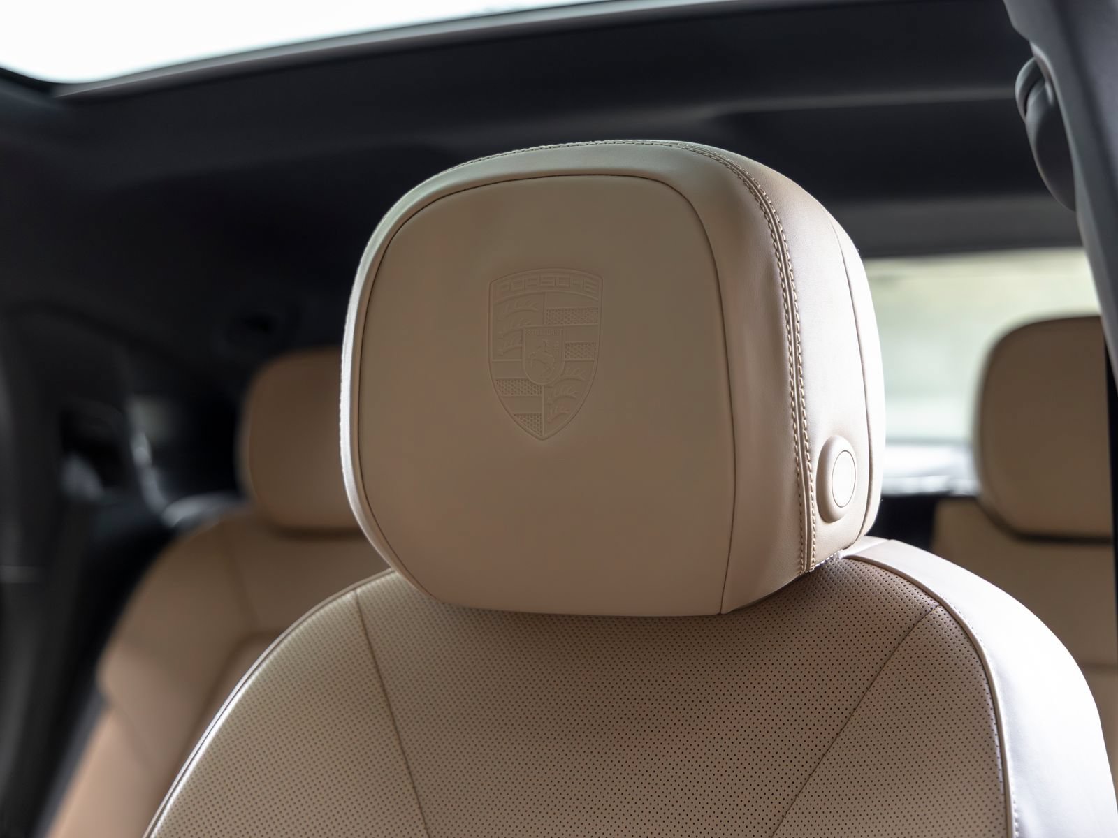 New 2026 Porsche Cayenne Coupe AWD/4WD image 27