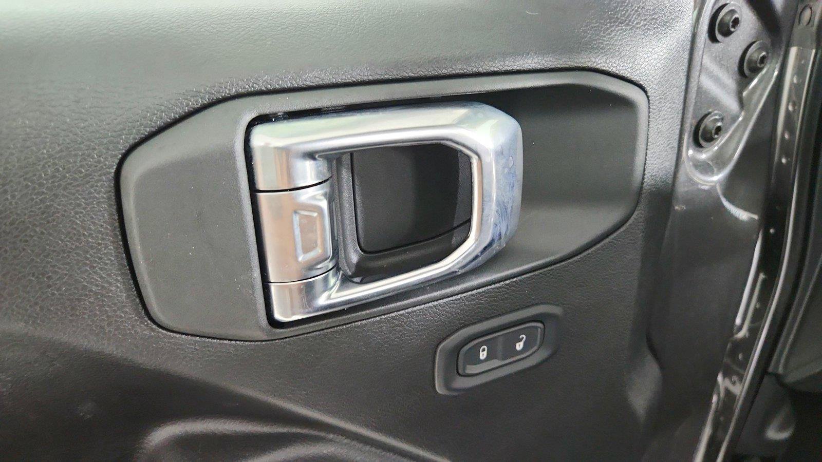 Used 2025 Jeep Gladiator Sport AWD/4WD image 18