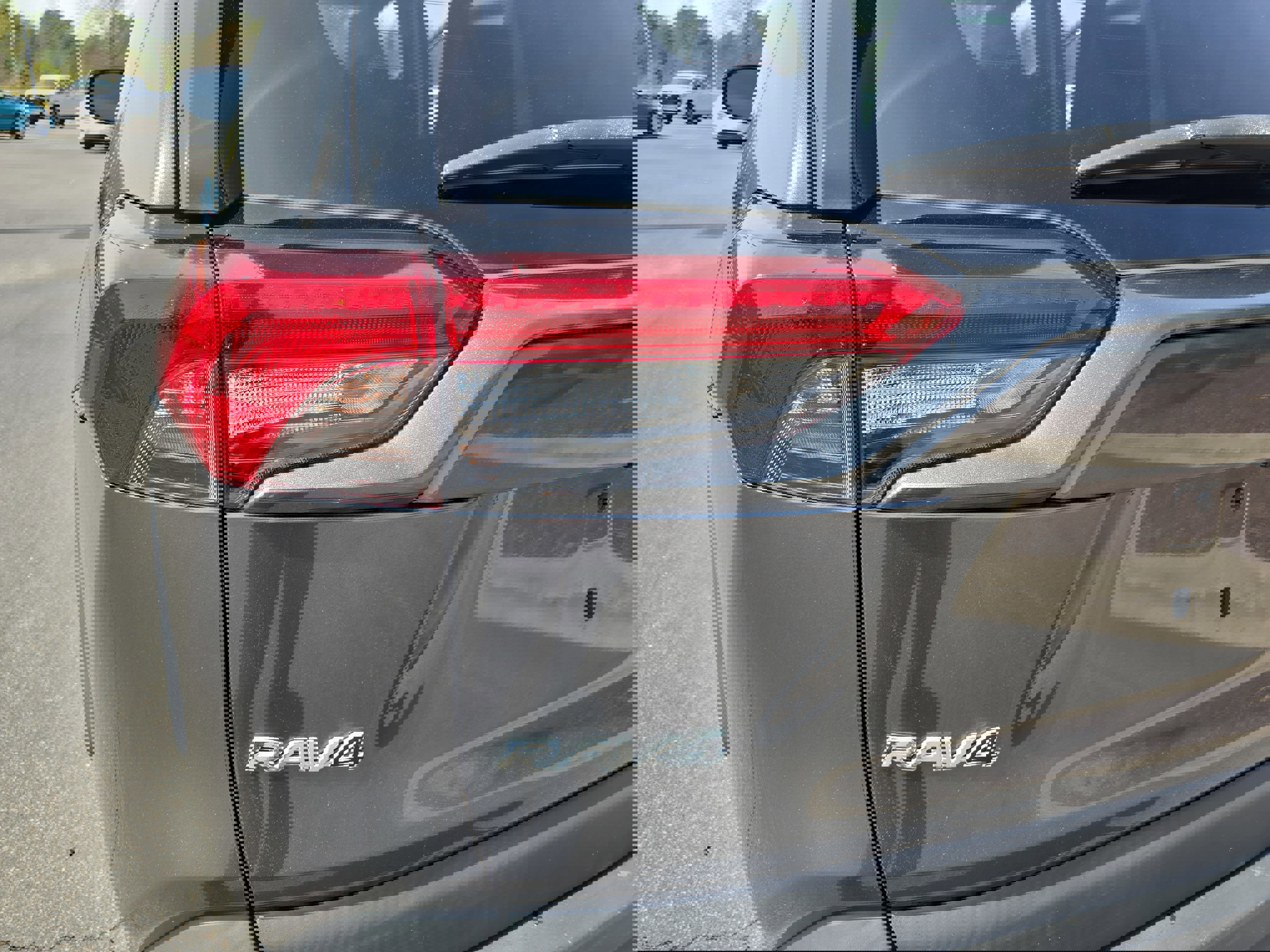 Used 2021 Toyota RAV4 XLE w/ Convenience Package image 35