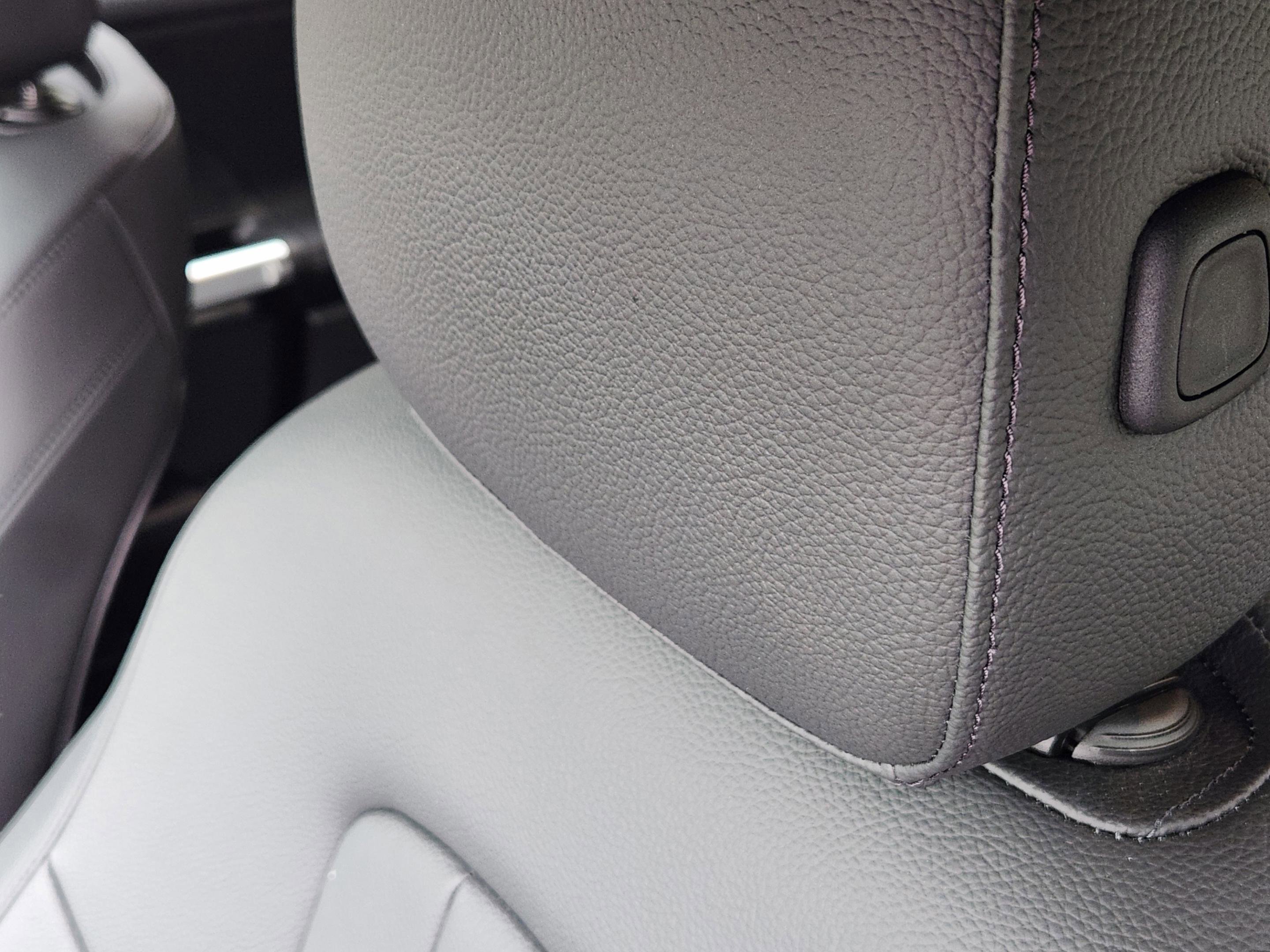 Certified 2025 Mercedes-Benz GLB 250 image 8