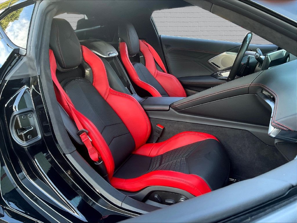 Used 2024 Chevrolet Corvette Z06 RWD image 15