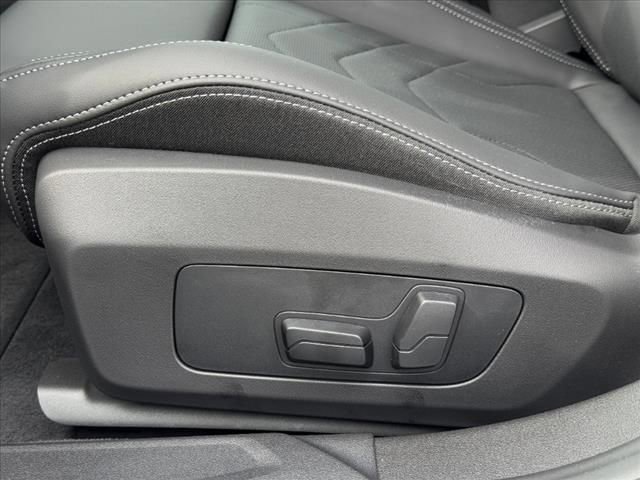 New 2025 BMW 228i xDrive w/ Technology Package image 9