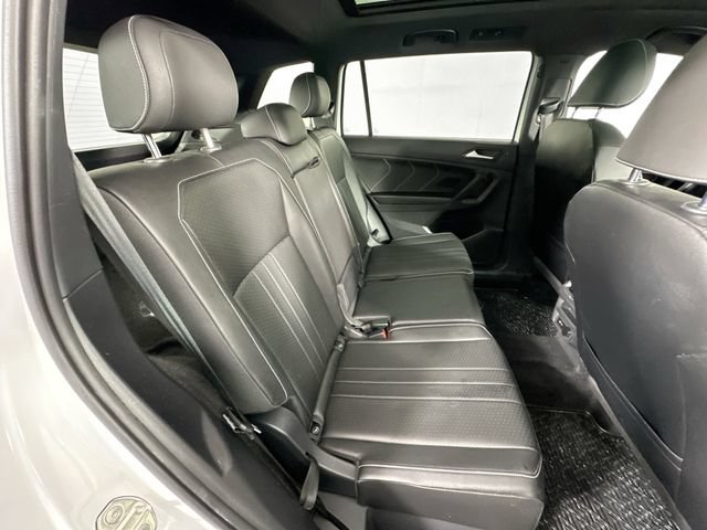 Used 2022 Volkswagen Tiguan SE R-Line AWD/4WD image 27