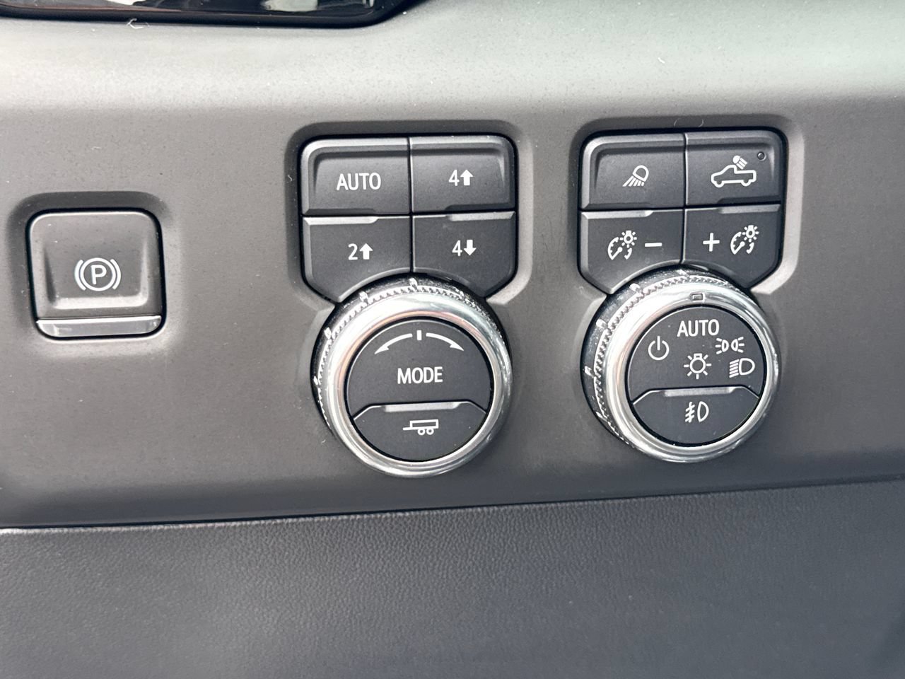 Used 2024 GMC Sierra 1500 AT4X AWD/4WD image 18