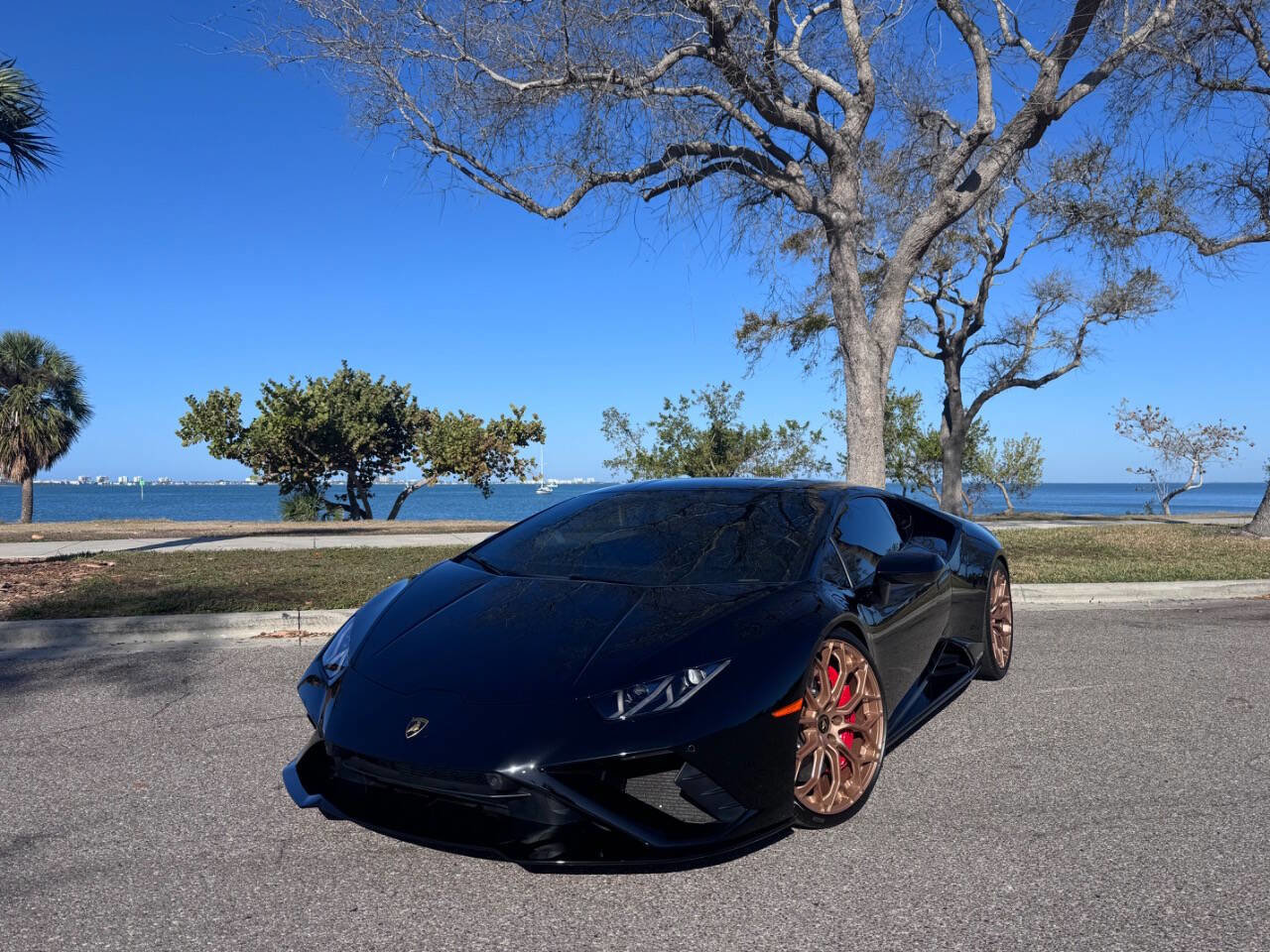 Used 2022 Lamborghini Huracan EVO image 11