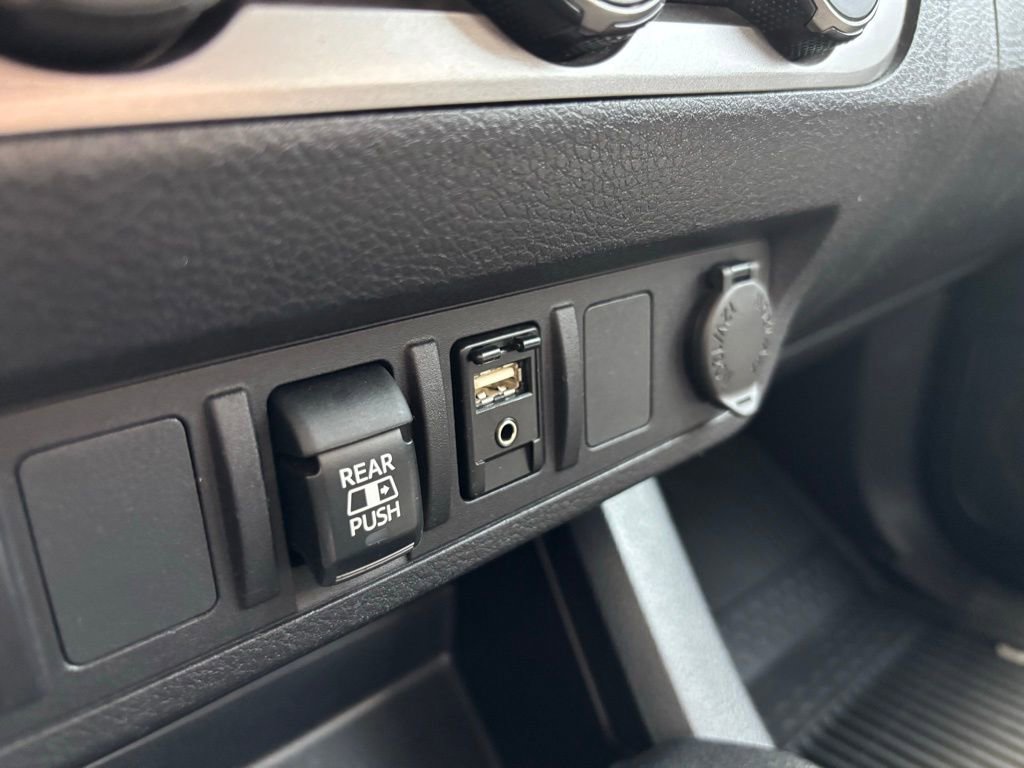 Used 2019 Toyota Tacoma SR5 image 23