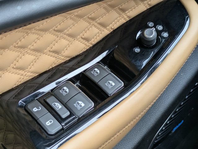 Used 2022 Jeep Grand Cherokee L Summit w/ Advanced Protech Group IV AWD/4WD image 26