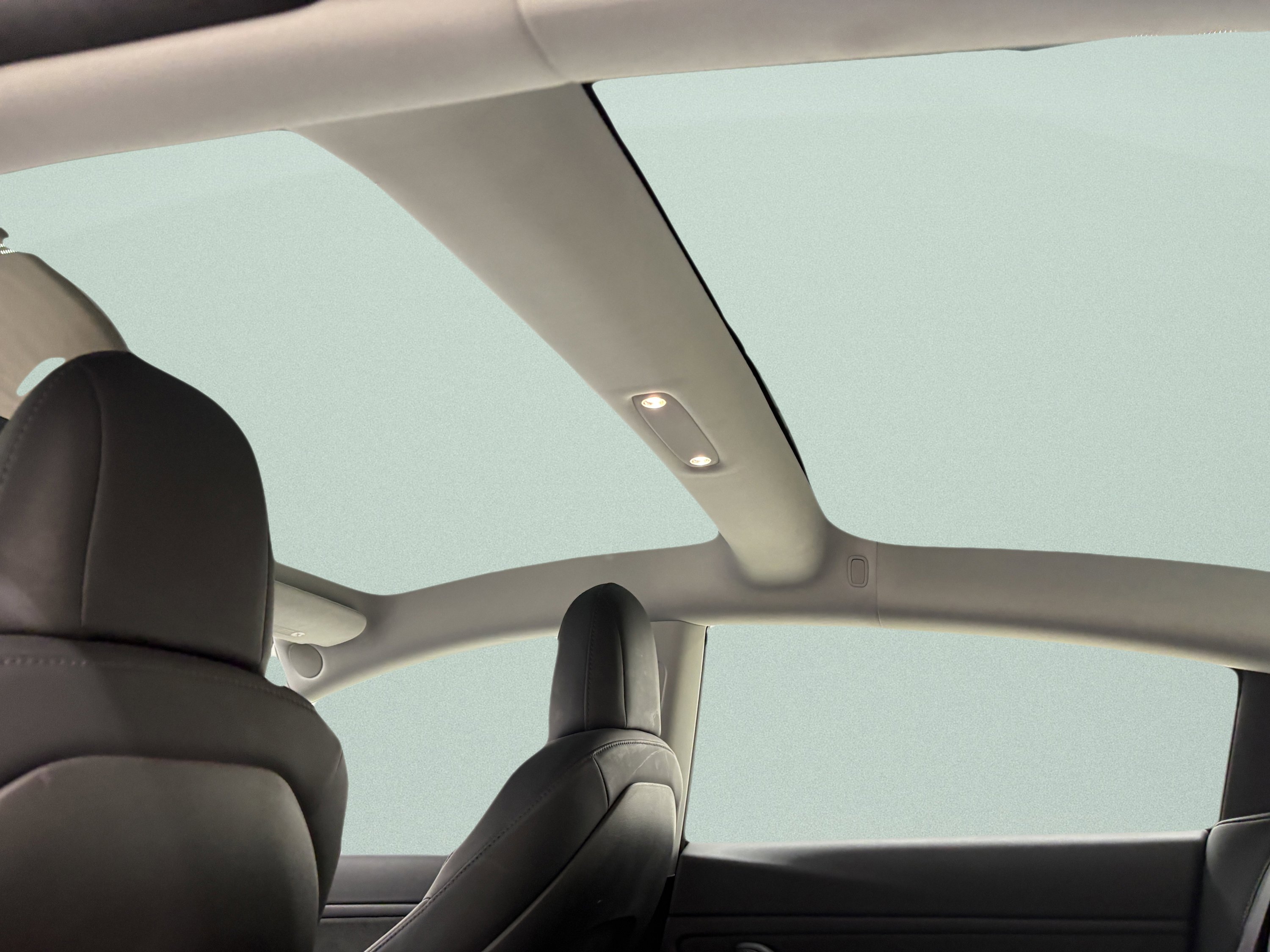 Used 2019 Tesla Model 3 Standard Range Plus image 11