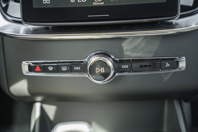 New 2026 Volvo XC90 B6 Plus w/ Protection Package Premier AWD/4WD image 23