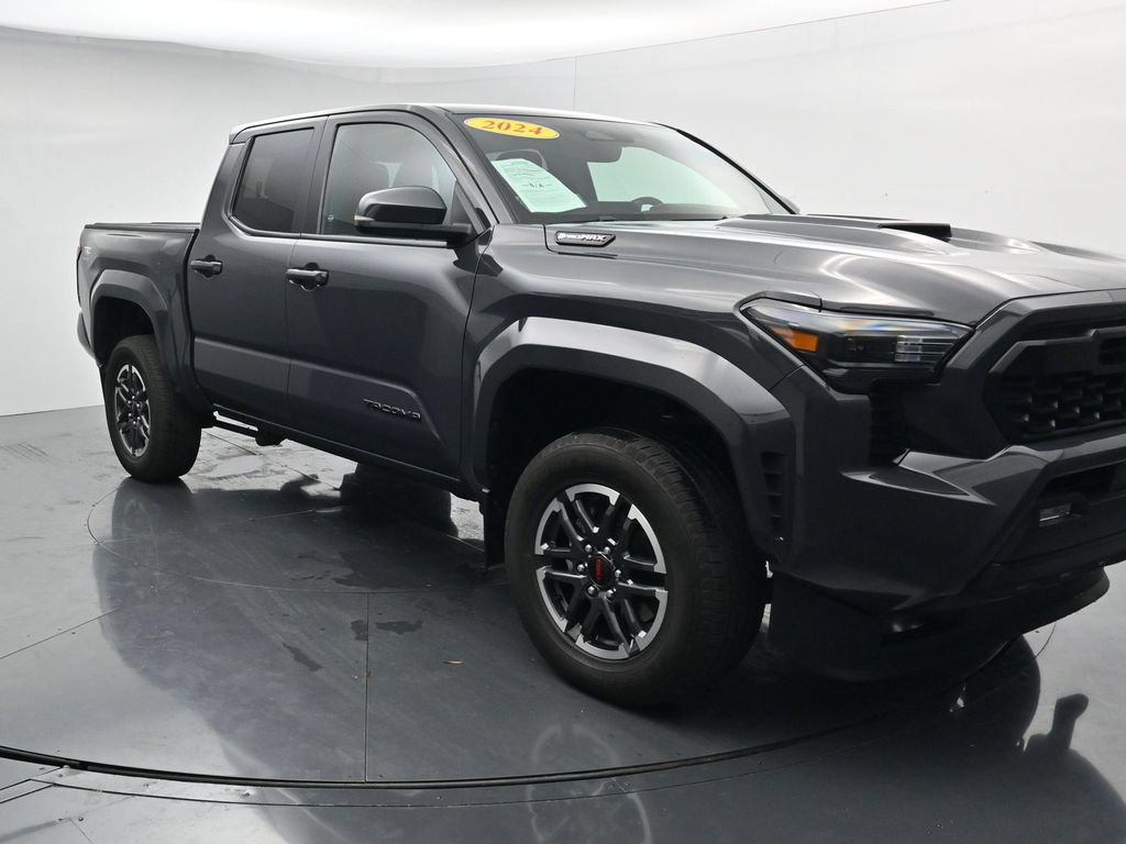 Used 2024 Toyota Tacoma TRD Sport w/ TRD Sport Upgrade Package AWD/4WD image 2