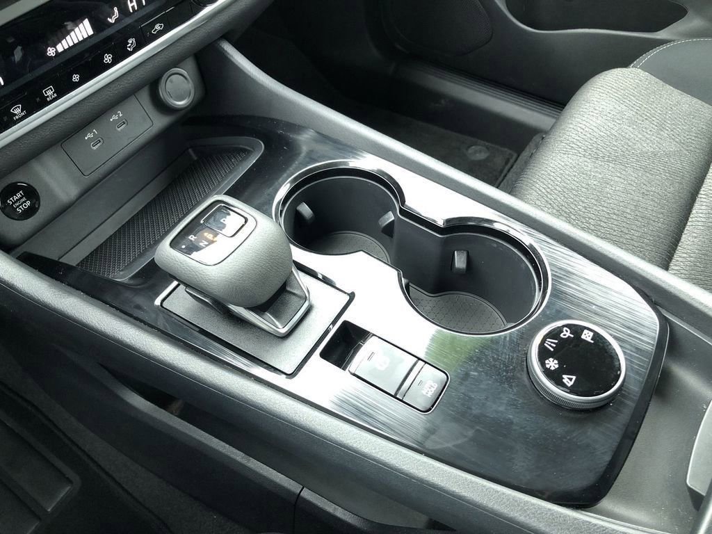 Used 2026 Nissan Rogue SV AWD/4WD image 19