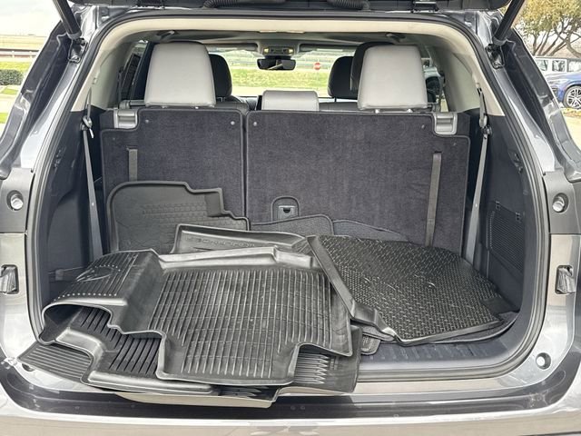 Used 2023 Toyota Highlander XLE image 13